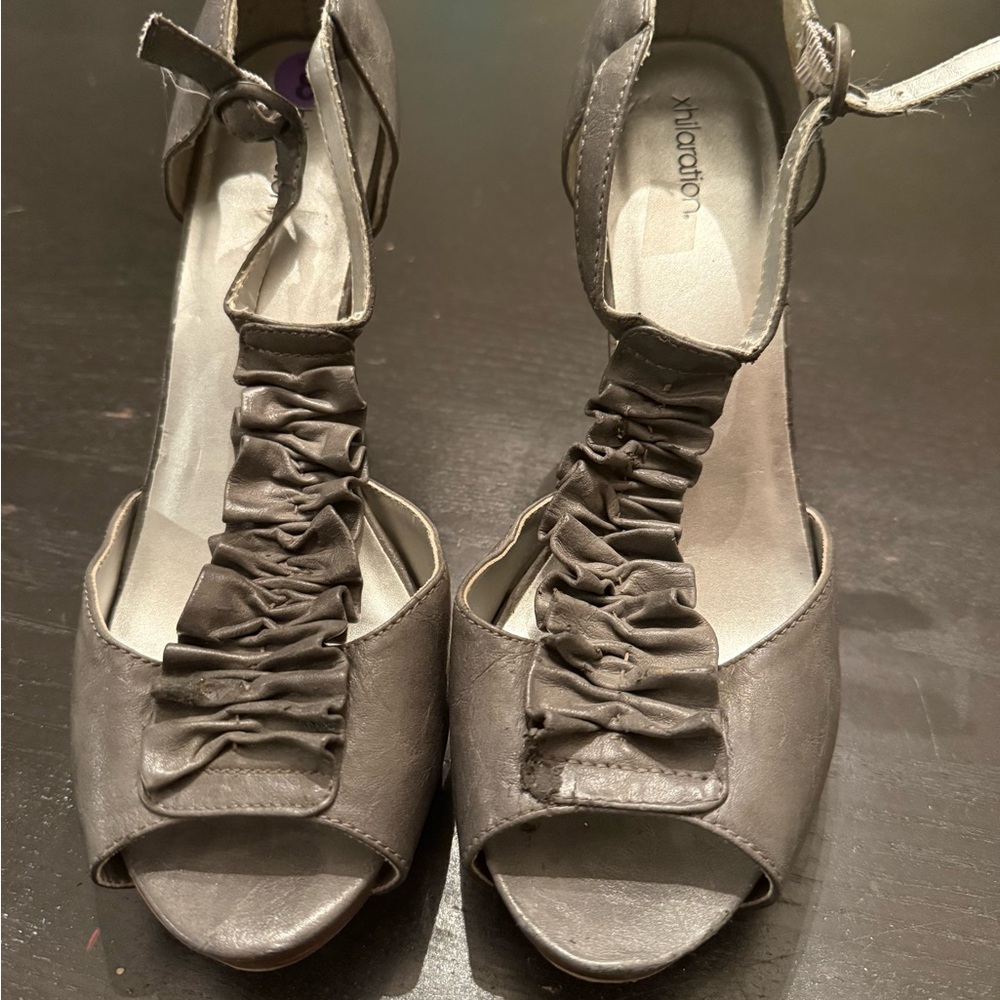 Xhilaration Gray Ruched Heels